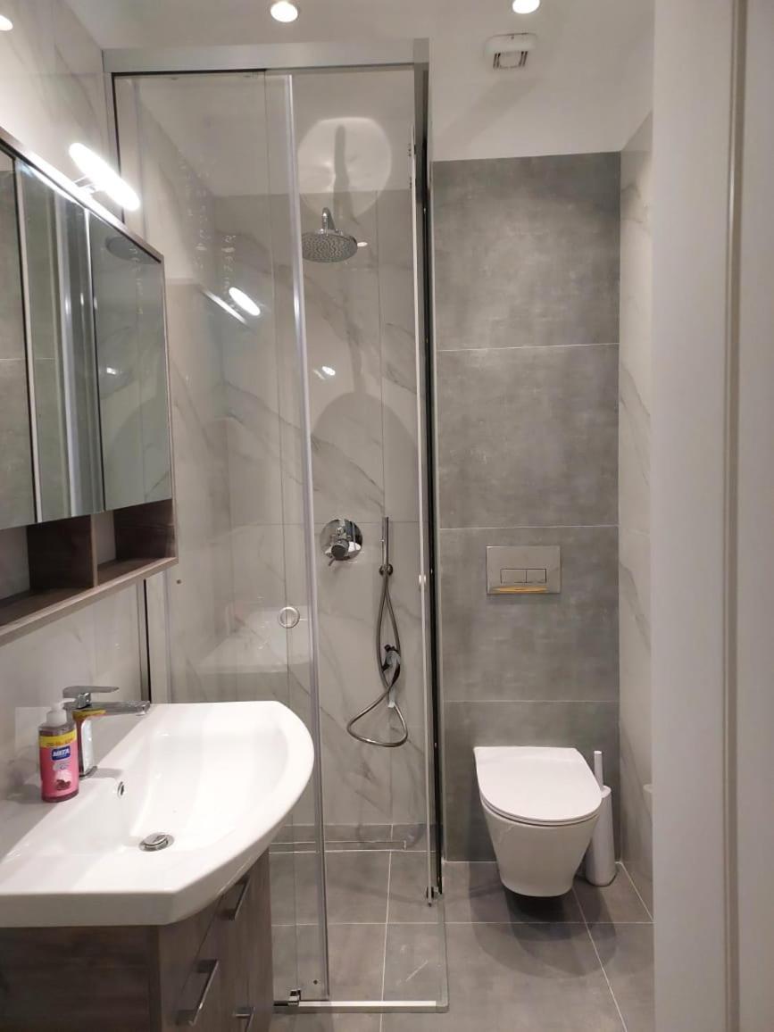 Emotion Apartments อัสโปรวาลตา ภายนอก รูปภาพ